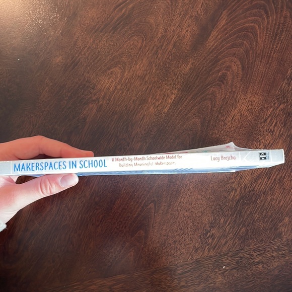 MakerSpaces In School - Picture 3 of 7